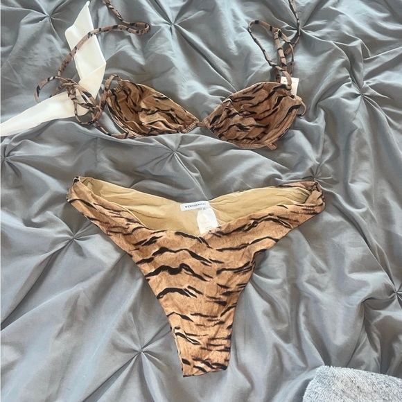 WeWoreWhat Tiger Stripe Bikini Set - Picture 1 of 3